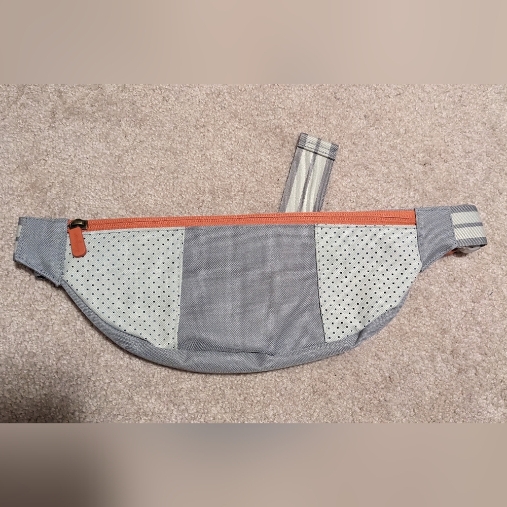 Thirty one slim hip bag